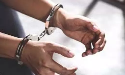 Bhopal: क्राइम ब्रांच की बड़ी कार्रवाई, 3 किलो 600 ग्राम गांजा के साथ तस्कर गिरफ्तार Bhopal: क्राइम ब्रांच की बड़ी कार्रवाई, 3 किलो 600 ग्राम गांजा के साथ तस्कर गिरफ्तार