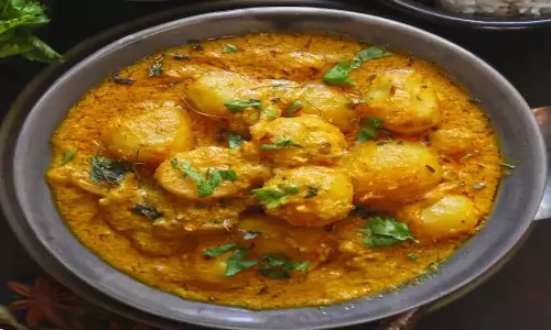 Kashmiri Dum Aloo : घर पर बच्चों के लिए बनाये स्वादिष्ट कश्मीरी दम आलू