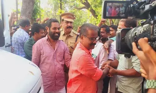 Kerala हाईकोर्ट ने पूर्व विधायक कुन्हीरामन और तीन अन्य की सजा पर रोक लगाई Kerala हाईकोर्ट ने पूर्व विधायक कुन्हीरामन और तीन अन्य की सजा पर रोक लगाई