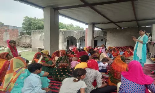 Jaipur: राजनीतिक दलों के प्रतिनिधियों की मौजूदगी में हुआ बैठक का आयोजन Jaipur: राजनीतिक दलों के प्रतिनिधियों की मौजूदगी में हुआ बैठक का आयोजन