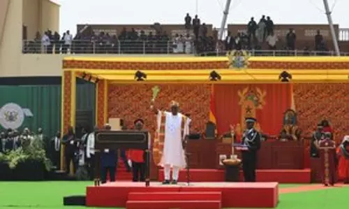 जॉन ड्रामानी महामा ने Ghana के राष्ट्रपति के रूप में शपथ ली जॉन ड्रामानी महामा ने Ghana के राष्ट्रपति के रूप में शपथ ली