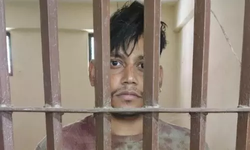 Kanpur: पुलिस ने मोटर व्हीकल एक्ट के तहत कुख्यात गैंगस्टर को गिरफ्तार किया Kanpur: पुलिस ने मोटर व्हीकल एक्ट के तहत कुख्यात गैंगस्टर को गिरफ्तार किया