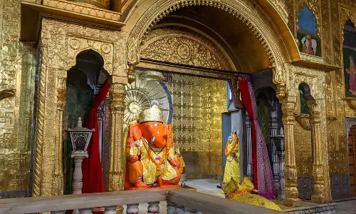 Ganesh Temple: गणेशजी के इस मंदिर की दीवार पर हिंदू लगा रहे चांदी और मुस्लिम लगा रहे सोना