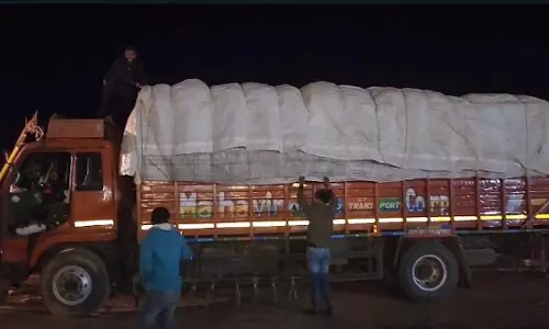 गौ रक्षकों ने ढाई KM तक पीछा कर गौ वंशों से लदे ट्रक को पकड़ा, इतने लोग गिरफ्तार