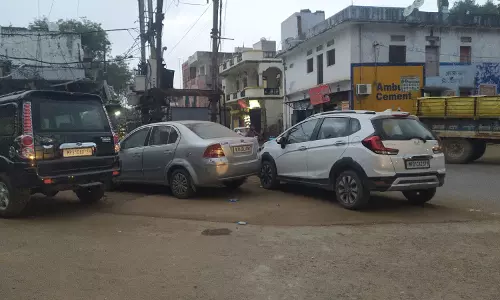Lucknow: हजरतगंज कोतवाली में जब्त 36 चार पहिया वाहनों में 18 वाहन गायब हुए Lucknow: हजरतगंज कोतवाली में जब्त 36 चार पहिया वाहनों में 18 वाहन गायब हुए