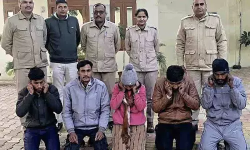 Punjab: पिकअप वैन ड्राइवर को ब्लैकमेल करने के आरोप में 5 लोग गिरफ्तार