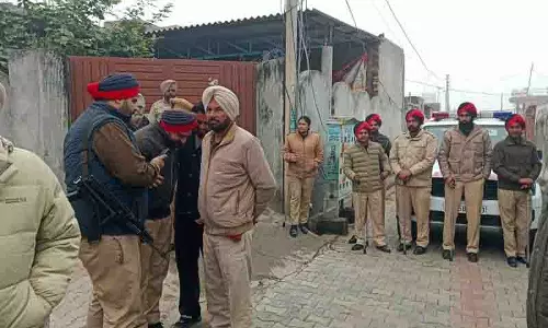 Punjab: सांसद अमृतपाल के पिता नजरबंद
