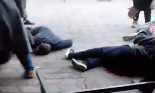 Syria के टार्टस-होम्स रोड पर गोलीबारी में 3 लोगों की मौत Syria के टार्टस-होम्स रोड पर गोलीबारी में 3 लोगों की मौत