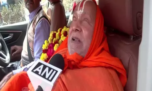 Maha Kumbh में वैष्णव संप्रदाय के अखाड़ों का प्रवेश, जगद्गुरु रामभद्राचार्य ने किया जुलूस का नेतृत्व