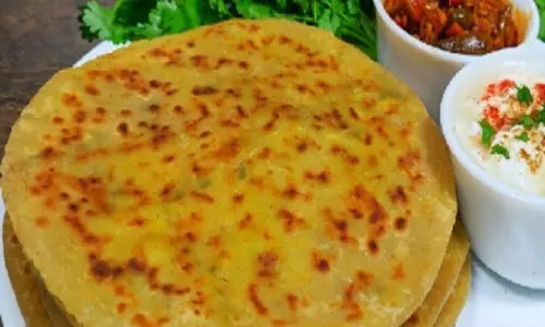 आलू और प्याज के साथ एक नया, आसान नाश्ता बनाएं
