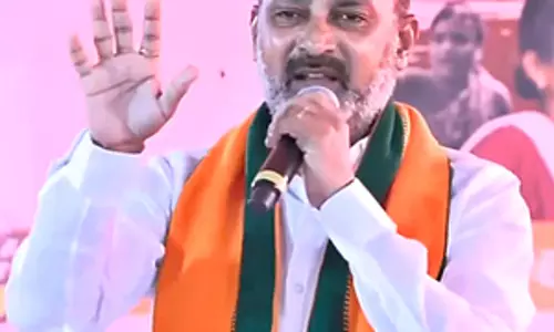 Telangana में महिलाओं के खिलाफ अपराध में तेज वृद्धि: बंदी संजय कुमार Telangana में महिलाओं के खिलाफ अपराध में तेज वृद्धि: बंदी संजय कुमार