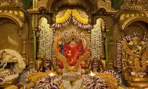 Jaipur का ऐसा चमत्कारी और भव्य मंदिर जहां फिल्मी सितारे झुकाने है सिर