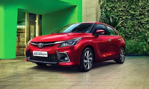 Glanza, अर्बन क्रूजर, फॉर्च्यूनर और Taser को छोड़कर इस कार पर टूटे ग्राहक
