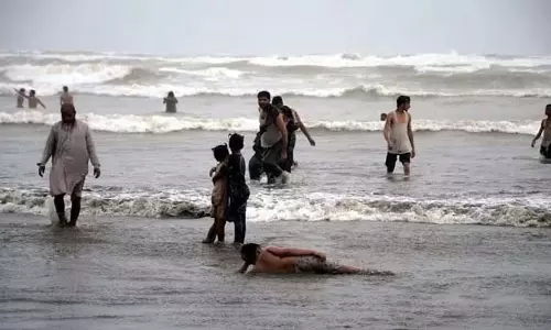 Mangaluru: होसाबेट्टू बीच पर घूमने आए तीन पर्यटक डूब गए
