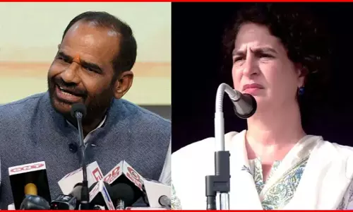 बीजेपी नेता के गाल वाली विवादित टिप्पणी पर प्रियंका गांधी की पहली प्रतिक्रिया आई बीजेपी नेता के गाल वाली विवादित टिप्पणी पर प्रियंका गांधी की पहली प्रतिक्रिया आई