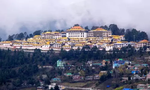 Arunachal : तवांग पर्यटन विभाग ने पर्यटकों की सुरक्षा Arunachal : तवांग पर्यटन विभाग ने पर्यटकों की सुरक्षा