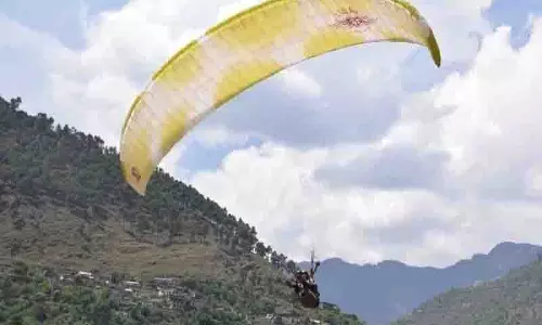 Kullu में पैराग्लाइडर दुर्घटना में हैदराबाद के पर्यटक की मौत