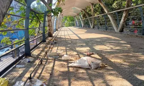 Pune: असुविधा के कारण पैदल चलने वालों के लिए बना पुल इस्तेमाल में नहीं आ रहा