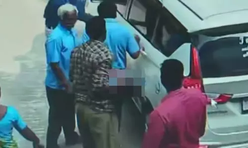 Villupuram: सेप्टिक टैंक में बच्चे की मौत, तीन की जमानत रद्द Villupuram: सेप्टिक टैंक में बच्चे की मौत, तीन की जमानत रद्द
