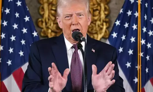 Trump ने सुप्रीम कोर्ट से न्यूयॉर्क में हश मनी मामले में सज़ा रोकने की मांग की Trump ने सुप्रीम कोर्ट से न्यूयॉर्क में हश मनी मामले में सज़ा रोकने की मांग की