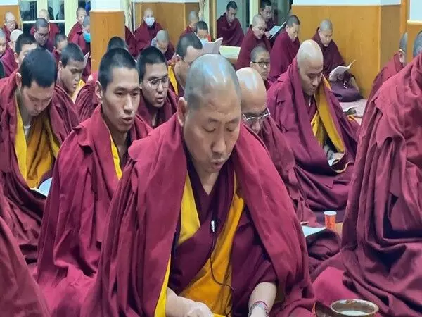 निर्वासित तिब्बतियों ने Tibet भूकंप के पीड़ितों के लिए विशेष प्रार्थना की