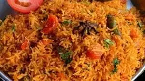 रात के डिनर में बनाना है कुछ स्पेशल तो बनायें tomato rice