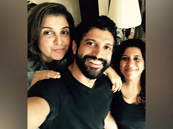 Zoya Akhtar, फ़राह खान ने फ़रहान अख्तर को जन्मदिन की बधाई दी