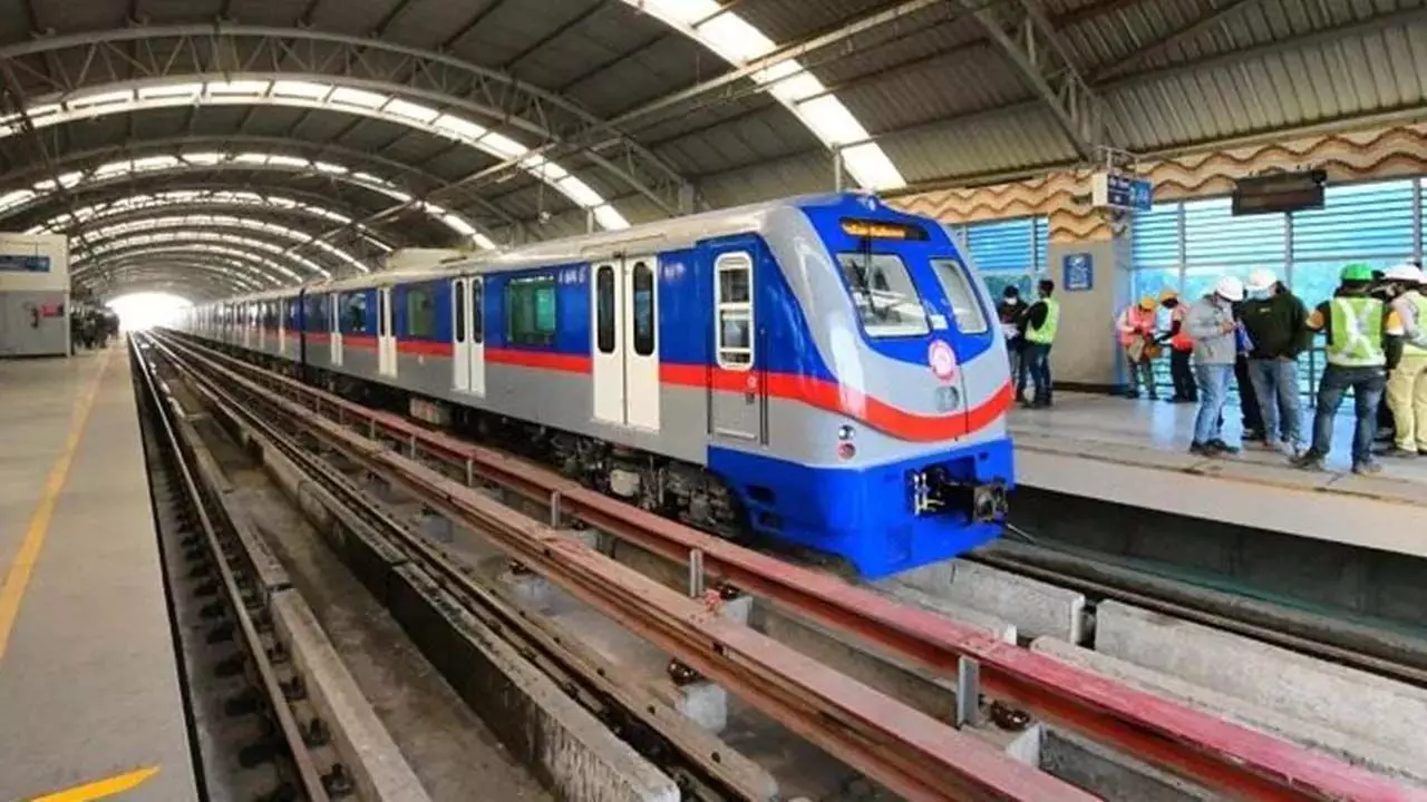 Kolkata Metro: कोलकाता मेट्रो में ड्राइवर संकट? अधिकारियों का स्पष्ट जवाब