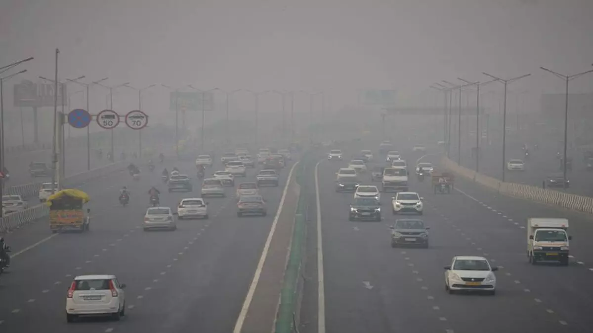 Air Pollution के बढ़ते स्तर के बीच दिल्ली में फिर प्रतिबंध लागू