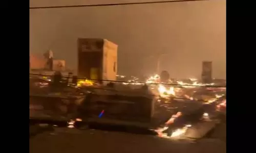 अमेरिका की आग, मालिबू शहर तक तबाही अमेरिका की आग, मालिबू शहर तक तबाही