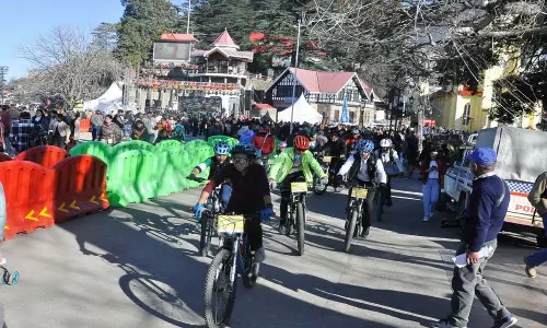 Himachal: शिमला में विरासत का जश्न मनाने के लिए 36 साइकिल चालकों ने लिया हिस्सा Himachal: शिमला में विरासत का जश्न मनाने के लिए 36 साइकिल चालकों ने लिया हिस्सा