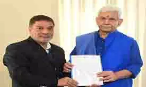 डीडीसी बडगाम के अध्यक्ष ने एलजी सिन्हा से मुलाकात की