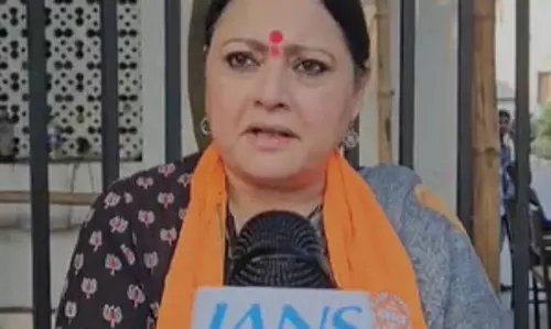केजरीवाल और ममता बनर्जी लोगों को बेवकूफ बनाकर कर रहे लूटपाट : अग्निमित्रा पॉल