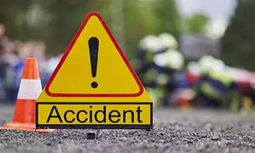 Tamil Nadu: धारापुरम में कार और ट्रक के बीच टक्कर में दो लोगों की मौत Tamil Nadu: धारापुरम में कार और ट्रक के बीच टक्कर में दो लोगों की मौत