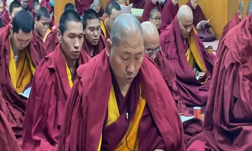 निर्वासित तिब्बतियों ने Tibet भूकंप के पीड़ितों के लिए विशेष प्रार्थना की