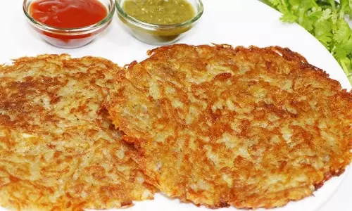 मार्क डोडसन की हैम और अंडे के साथ आलू पैनकेक रेसिपी