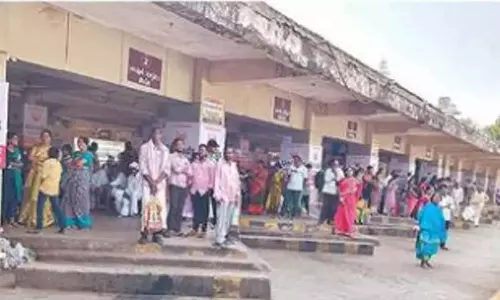 Andhra: एपीएसआरटीसी ने प्रधानमंत्री की बैठक के लिए बसों का मार्ग परिवर्तित किया Andhra: एपीएसआरटीसी ने प्रधानमंत्री की बैठक के लिए बसों का मार्ग परिवर्तित किया