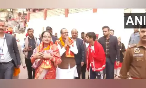 केंद्रीय मंत्री शिवराज सिंह चौहान ने Guwahati में कामाख्या मंदिर में पूजा-अर्चना की