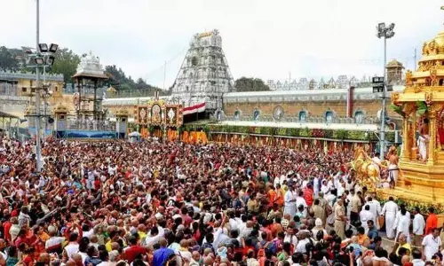 भगदड़ में 6 श्रद्धालुओं की मौत: चंद्रबाबू नायडू तिरुपति के दौरे पर भगदड़ में 6 श्रद्धालुओं की मौत: चंद्रबाबू नायडू तिरुपति के दौरे पर