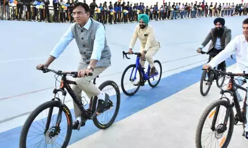 मिनाती महापात्रा साइकिलिंग वेलोड्रोम का उद्घाटन मिनाती महापात्रा साइकिलिंग वेलोड्रोम का उद्घाटन