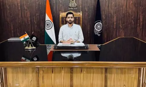 शिवसागर DC ने बेजबरुआ हायर सेकेंडरी स्कूल में गुणोत्सव गतिविधियों में भाग लिया शिवसागर DC ने बेजबरुआ हायर सेकेंडरी स्कूल में गुणोत्सव गतिविधियों में भाग लिया