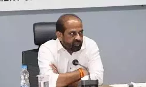 Health Minister: जगन ने स्वास्थ्य योजना पर गलत सूचना अभियान चलाया Health Minister: जगन ने स्वास्थ्य योजना पर गलत सूचना अभियान चलाया