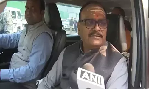 महाकुंभ से पहले सड़कों, हवा और पानी पर एंबुलेंस तैनात की गई हैं: Brajesh Pathak