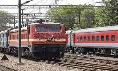 Moradabad : जम्मू की 24 ट्रेनें रद्द, आठ ट्रेनें बीच रास्ते रुकेंगी Moradabad : जम्मू की 24 ट्रेनें रद्द, आठ ट्रेनें बीच रास्ते रुकेंगी