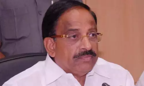 Telangana: तुम्माला ने उर्वरक डीलरों को जमाखोरी के खिलाफ चेतावनी दी