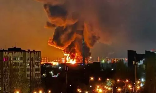Ukraine का रूस के एयरबेस की सेवा करने वाले ईंधन डिपो पर हमला Ukraine का रूस के एयरबेस की सेवा करने वाले ईंधन डिपो पर हमला