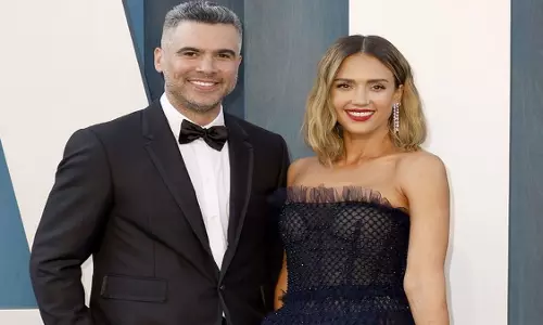 16 साल बाद Jessica Alba और उनके पति कैश वॉरेन का हो रहा तलाक- रिपोर्ट 16 साल बाद Jessica Alba और उनके पति कैश वॉरेन का हो रहा तलाक- रिपोर्ट