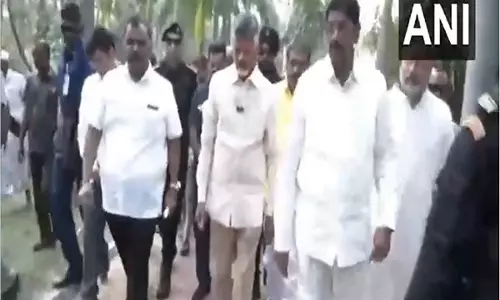 चंद्रबाबू नायडू ने Tirupati में स्थिति का जायजा लिया, राजस्व मंत्री ने 25 लाख रुपये की अनुग्रह राशि की घोषणा की