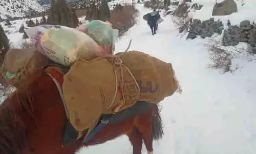 एक सप्ताह से अधिक समय के बाद Lahaul village से सम्पर्क बहाल हुआ एक सप्ताह से अधिक समय के बाद Lahaul village से सम्पर्क बहाल हुआ