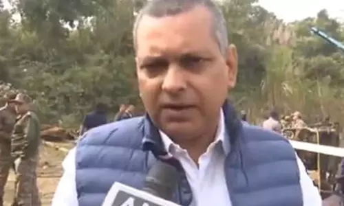 Assam: भारतीय नौसेना के गोताखोर दीमा हसाओ में बचाव के लिए कोयला खदान में उतरे Assam: भारतीय नौसेना के गोताखोर दीमा हसाओ में बचाव के लिए कोयला खदान में उतरे